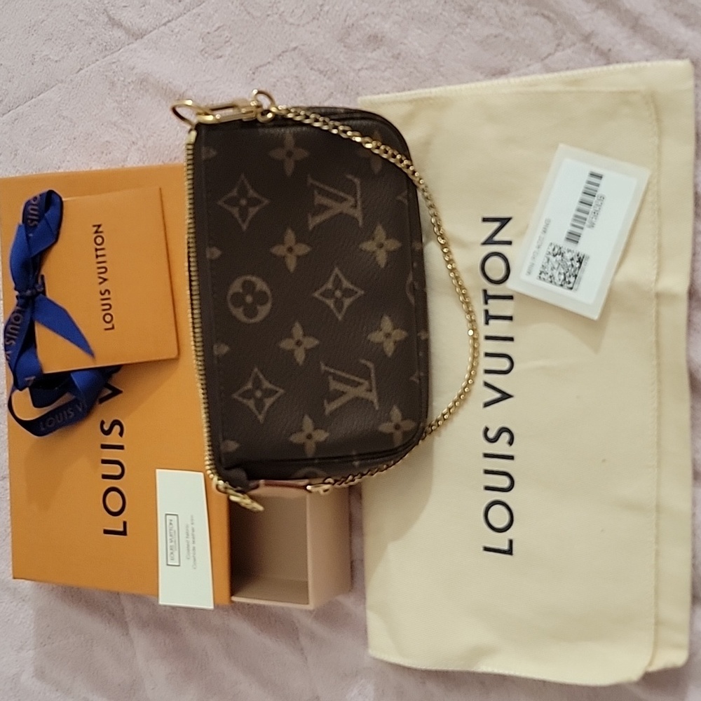 Louis Vuitton Mini Pochette